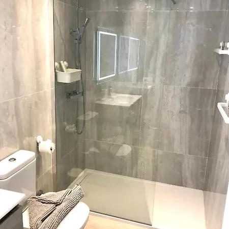 Air-conditioned 2 Bedroom Poolside Apt - Free Wifi Apartamento Puerto del Carmen (Lanzarote)
